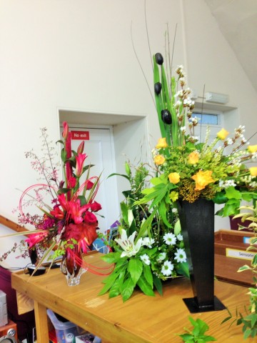 Flower arranging led by Lynne Spring 2019 - photo 2